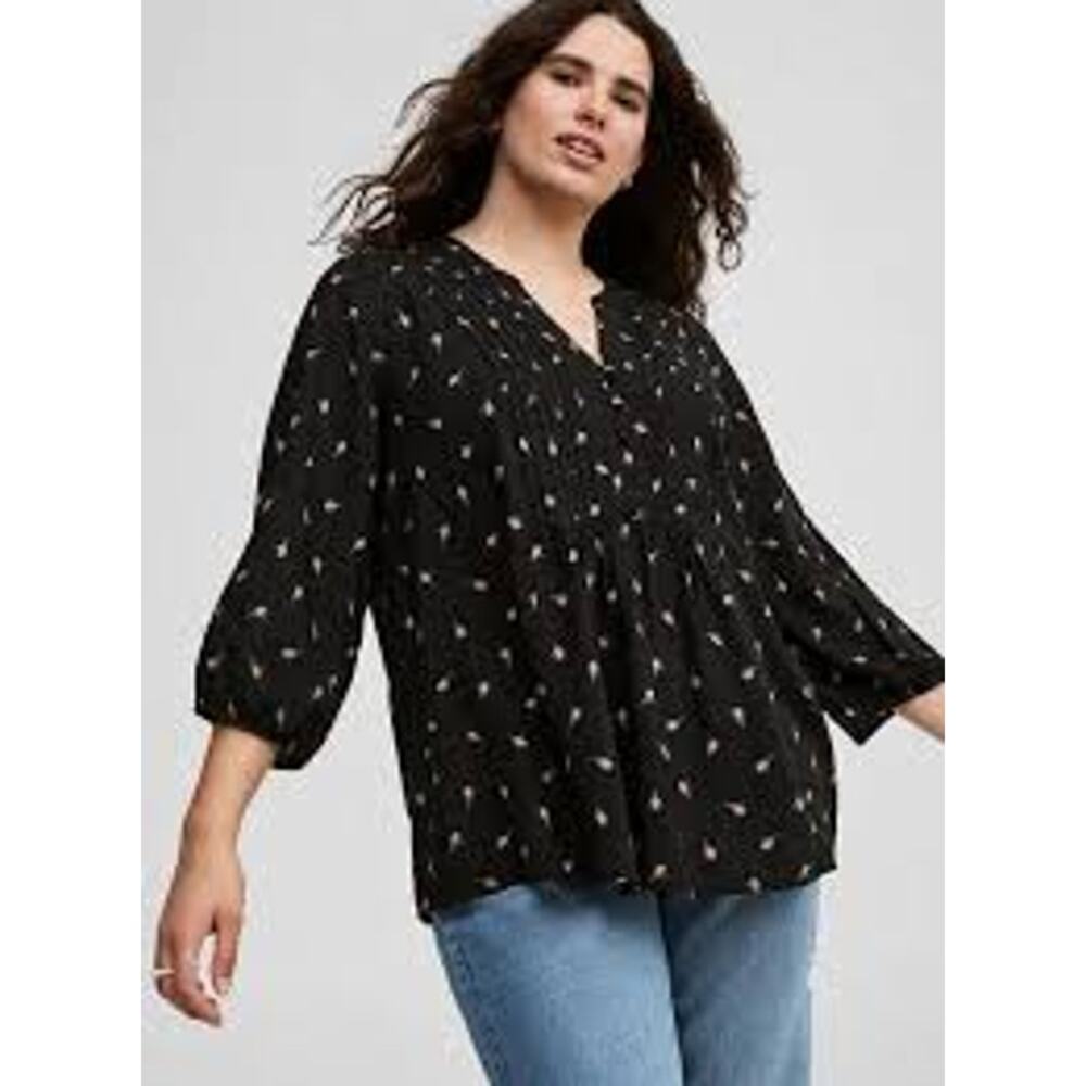 Torrid 2X Pleated Blouse Black Floral V Neck Buttons 3/4 Sleeves Lagenlook